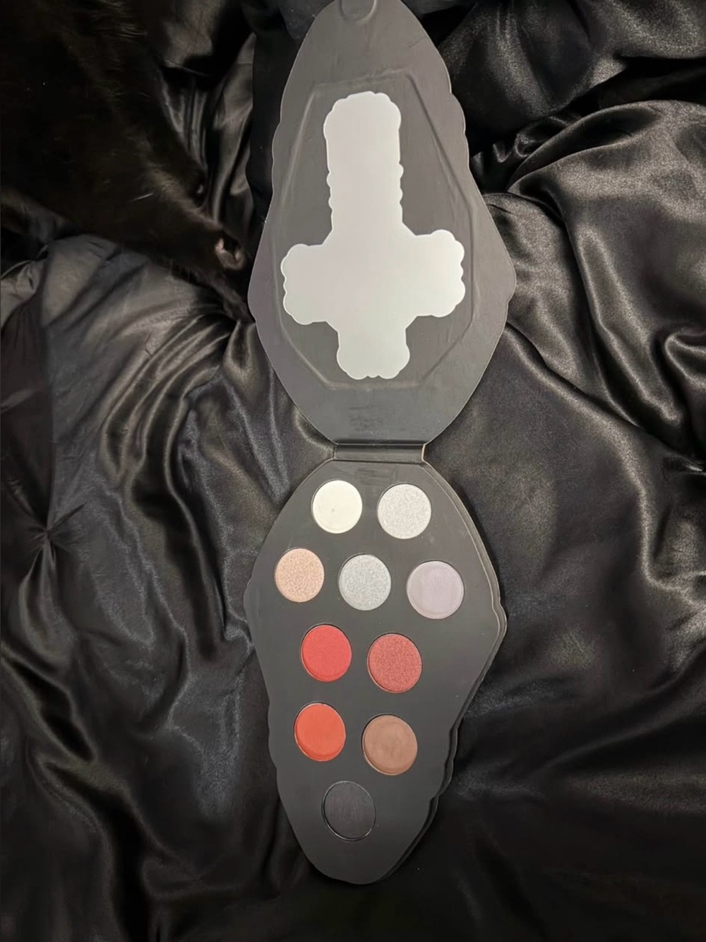 Hot Topic Eyeshadow Palette